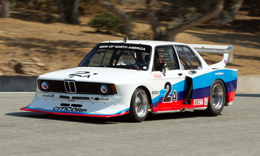 Na základě BMW 320 vyvinulo sportovní oddělení BMW Motorsport GmbH závodní speciál podle předpisů pro skupinu 5.