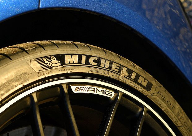 Michelin vyvíjí pneumatiky pro rychlost přes 480 km/h. Co všechno musí vydržet?