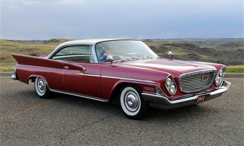 Další důkladné proměně vzhledu se Chrysler Windsor dočkal v roce 1961. Měl šikmo pod sebou umístěné hlavní světlomety a čtyřúhelníkovou přední masku.