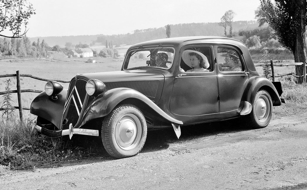 Citroën Traction Avant 11CV Berline (1937-1940)