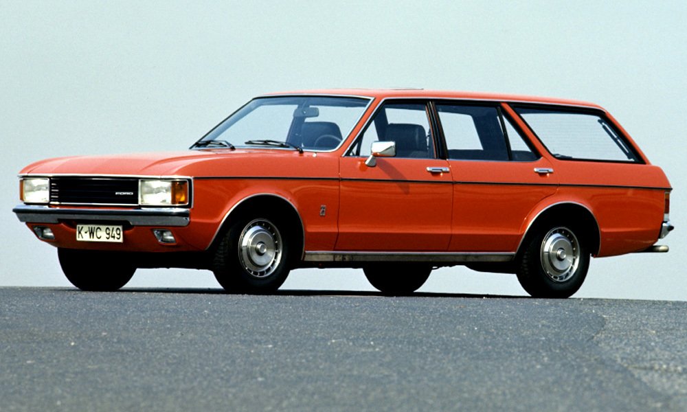 Pětidveřové kombi Ford Granada Turnier bylo o něco delší a vyšší než sedan.