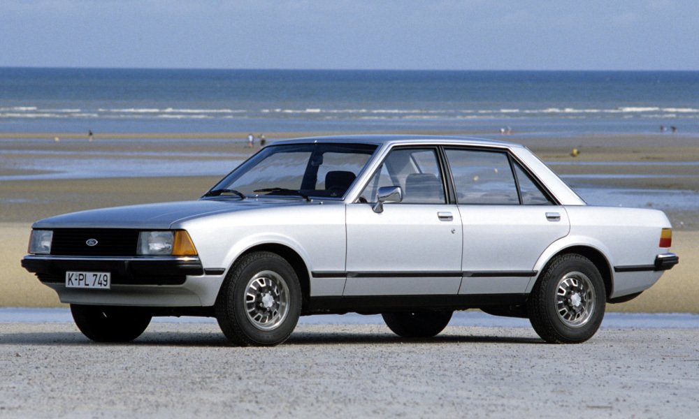 Po vzhledové stránce byl Ford Granada druhé generace spíše faceliftem, při kterém dostal hranatější tvary.