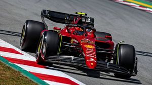 První španělský trénink ovládlo Ferrari. Nejrychlejší čas zajel Leclerc, týmy testovaly nové díly