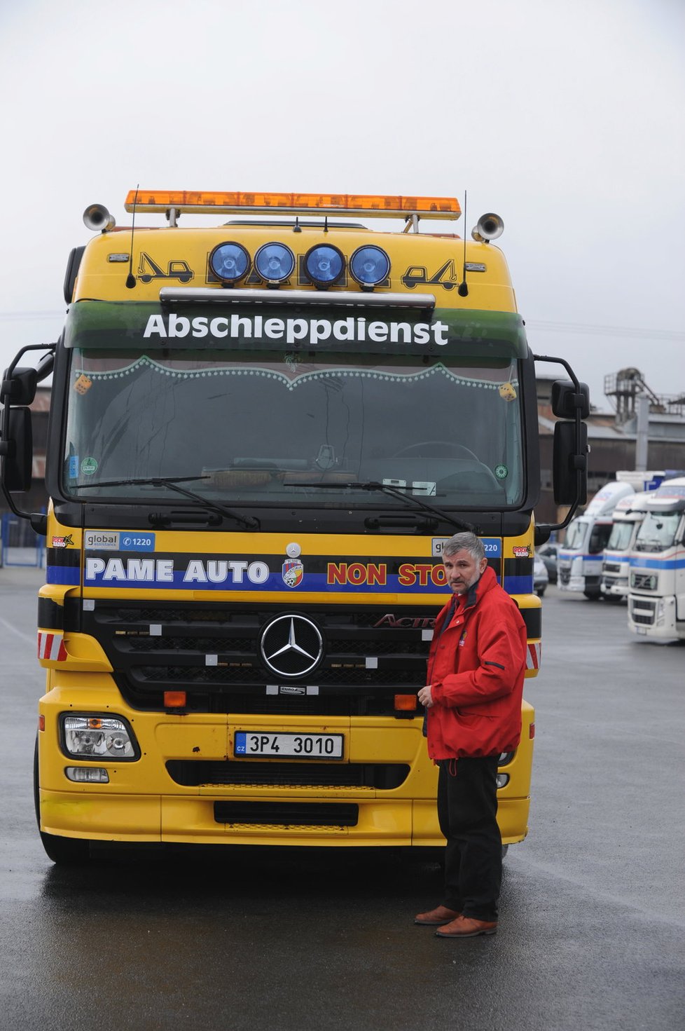 Německý nápis je na autě kvůli zásahům v zahraničí, těch ovšem poslední roky ubývá