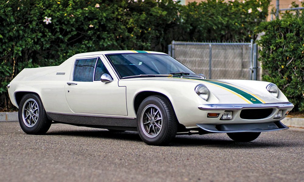 Výroba kupé Lotus Europa byla ukončena v roce 1975. Z továrny v Hethelu vyjelo 9 230 těchto zajímavých sportovních vozů s motorem uprostřed.