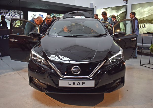 Nissan Leaf dorazil na český trh. Má lepší dojezd, chytrý tempomat a první cenovku