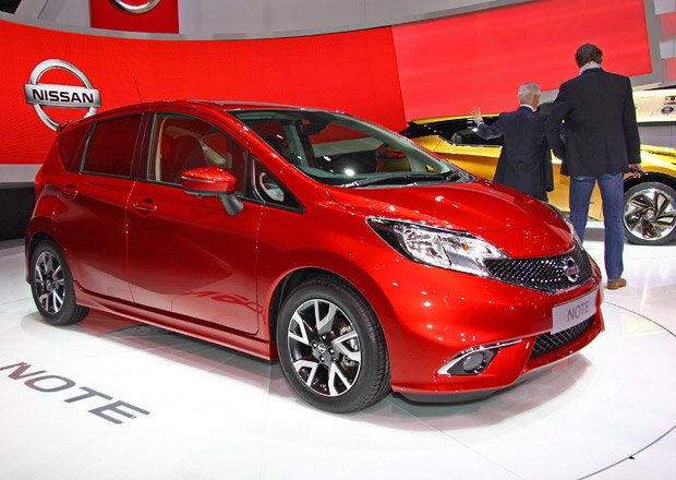 První statické dojmy: Nissan Note láká v druhé generaci na líbivější vzhled