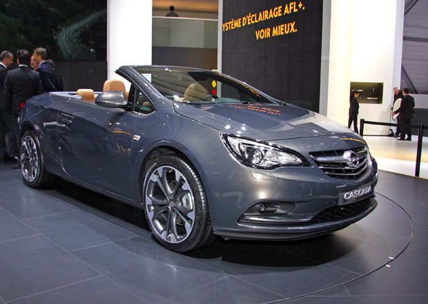 První statické dojmy: Kabriolet Opel Cascada má v hledáčku střední třídu