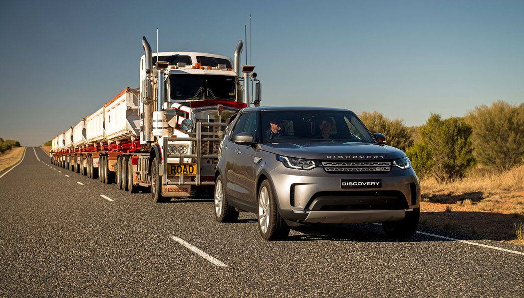Land Rover Discovery utáhne nákladní soupravu
