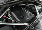 BMW to se spalovacími motory nevzdává, vyvíjí i nový osmiválec