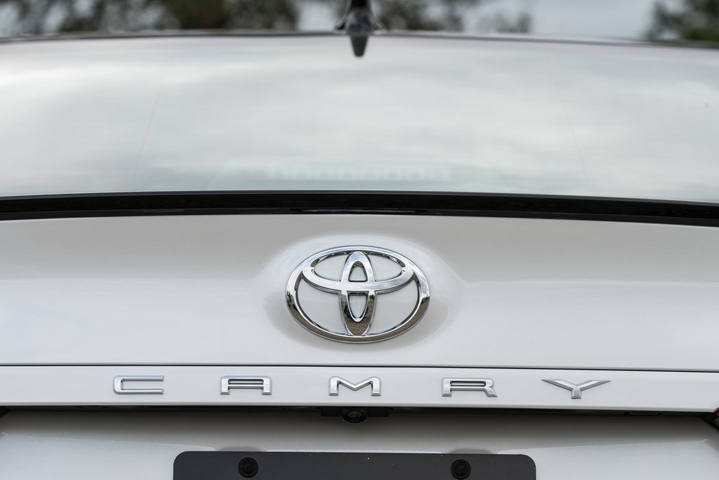 Toyota Camry XSE (2017–2020)