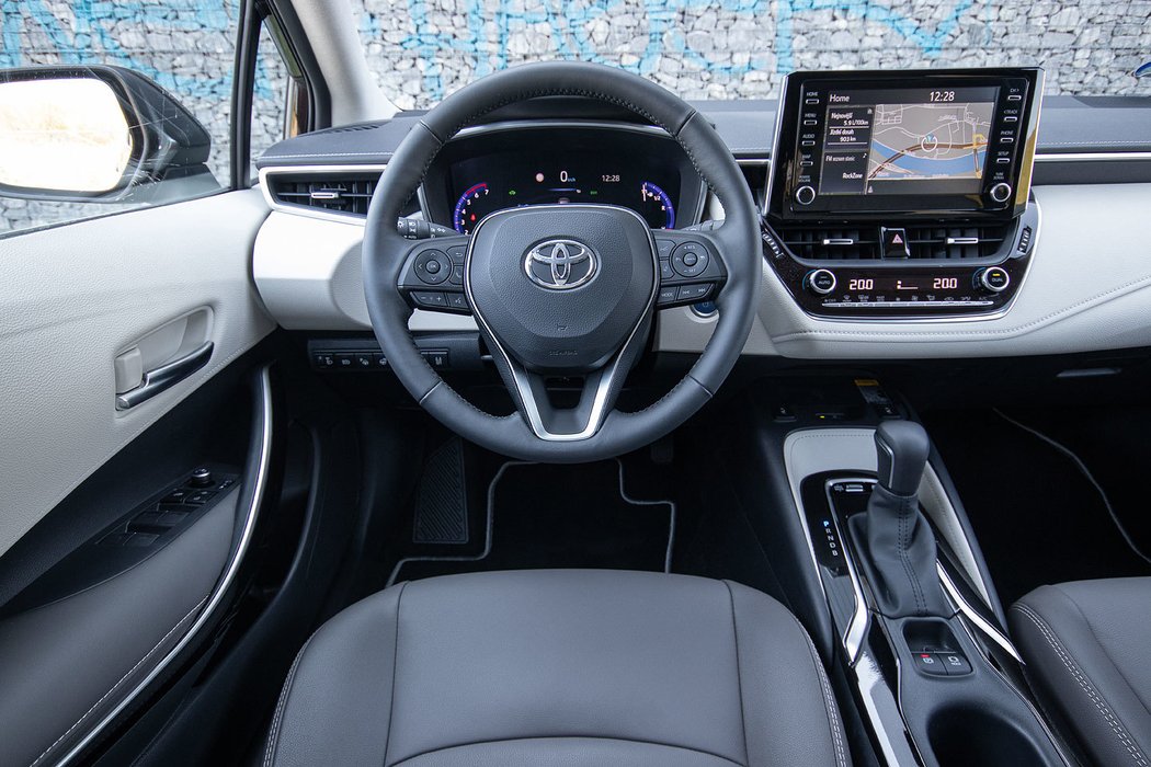 Toyota Corolla Sedan 1.8 Hybrid