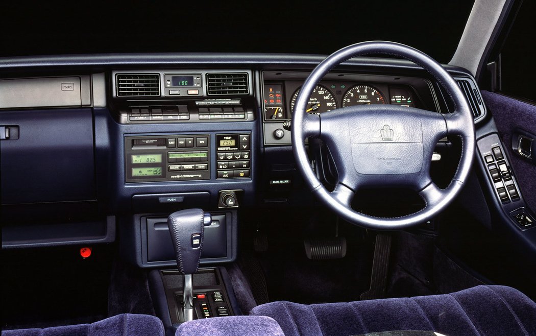 Toyota Crown Royal Saloon G 3.0 Sedan (1987)