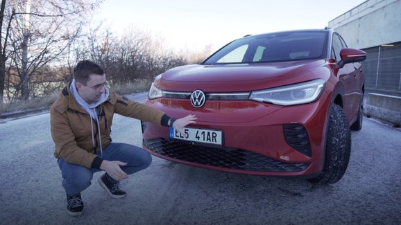 Video s VW ID.4 GTX: Sportování? Hlavně v přímce a jen když se chce