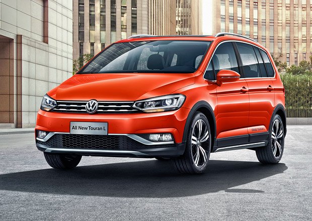 Volkswagen Touran chce být jako SUV. Populární MPV přijíždí ve verzi Cross